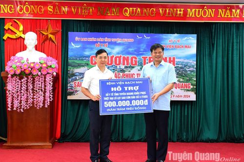 Bệnh viện Bạch Mai miễn toàn bộ học phí đào tạo cho bác sĩ Tuyên Quang