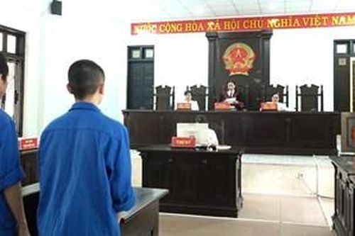 Hơn 14 năm tù cho 2 thanh niên tổ chức sử dụng trái phép chất ma túy