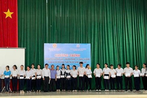 'Mạng xã hội và kỹ năng sử dụng hiệu quả, tuân thủ quy định pháp luật'