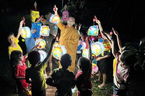 Nhà sư và Trung thu