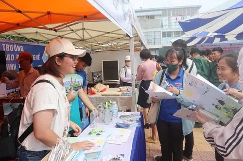 Ninh Thuận dạy nghề gắn với giải quyết việc làm và đi làm ở nước ngoài