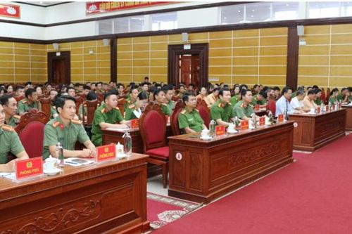 Công an Quảng Bình khen thưởng vụ khám phá đường dây vận chuyển, mua bán 26kg ma túy