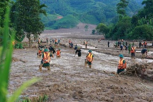 Tìm thấy thêm thi thể nạn nhân mất tích tại Làng Nủ