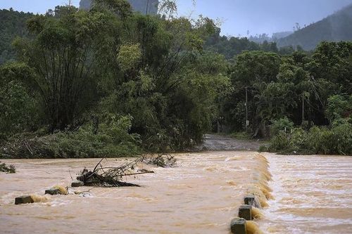 Lũ cuốn trôi 3 người tại Ninh Thuận