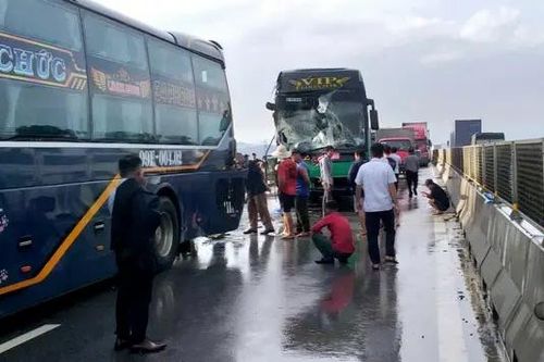 Tai nạn ô tô liên hoàn trên cao tốc đoạn Diễn Châu