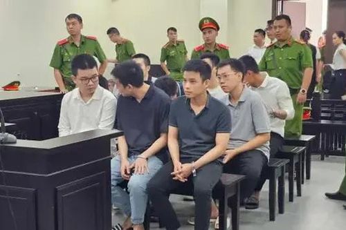 Xét xử nhóm hacker phát tán mã độc, thu lời bất chính