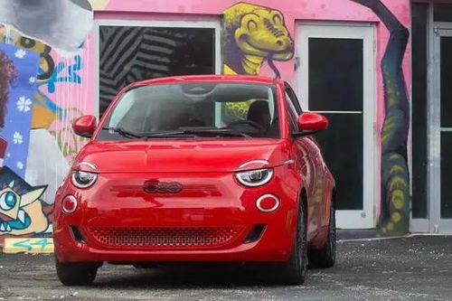 Tạm dừng sản xuất xe Fiat 500E
