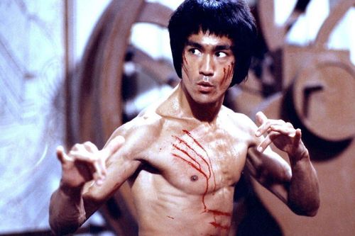Lý Tiểu Long 'chung mâm' với 8 võ sư mạnh nhất thế kỷ XX của Nhật Bản