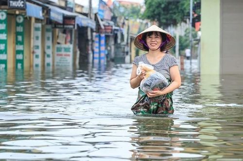 1000 chiếc bánh tét từ Cần Thơ gửi đến bà con vùng lũ Hà Nam