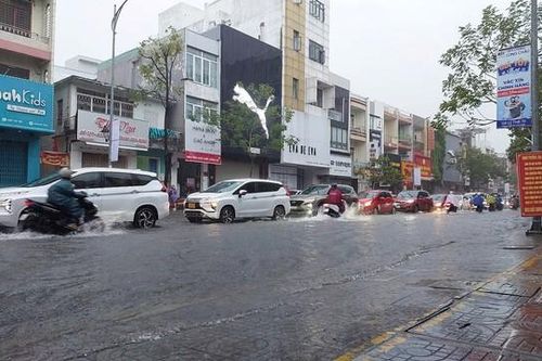Xuất hiện tin giả bão số 4 đã đổ bộ vào miền Trung