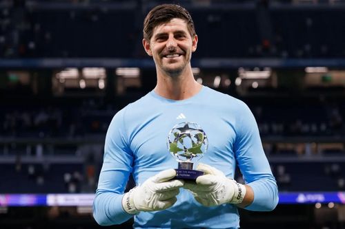 Courtois dấy lên tranh cãi ở Real Madrid
