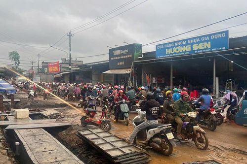 Đắk Nông: công trình sửa chữa đường ngổn ngang, mất an toàn giao thông