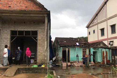 Hà Tĩnh: lốc xoáy gây thiệt hại nặng tại xã ven biển Kỳ Xuân