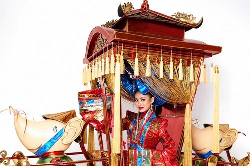 Hoa hậu Xuân Hạnh tỏa sáng trong Trang phục dân tộc nặng 50kg