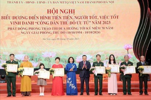 Hà Nội lên kế hoạch tổ chức biểu dương điển hình tiên tiến, người tốt, việc tốt và vinh danh 'Công dân Thủ đô ưu tú' năm 2024
