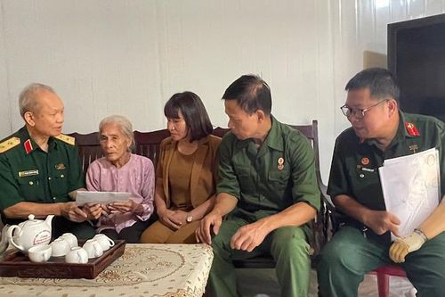 Hỗ trợ các gia đình thân nhân liệt sĩ bị ảnh hưởng bão lũ tại Yên Bái