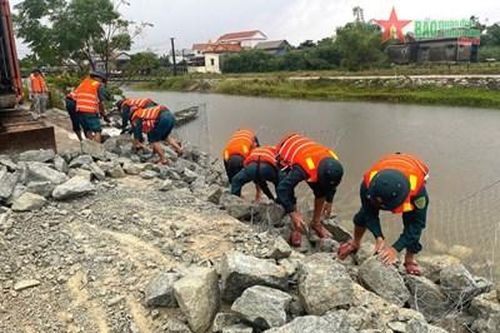 Lực lượng vũ trang Quân khu 4 tích cực, chủ động phòng, chống bão số 4