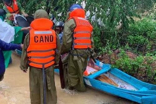 Quân đội, Công an sẵn sàng lực lượng, phương tiện đặc chủng phục vụ cứu hộ cứu nạn, ứng phó bão, lũ