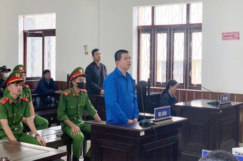 Kẻ giết anh trai lãnh án 17 năm tù