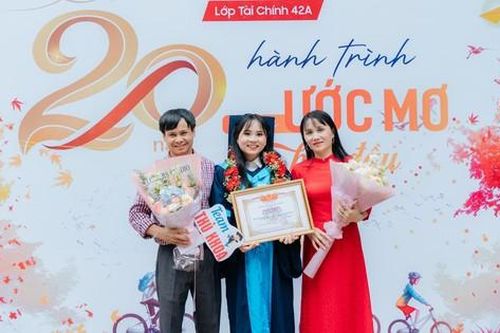 Nữ thủ khoa chuyên ngành Kinh tế và Quản lý đô thị xuất sắc tốt nghiệp sớm với GPA 3.93/4.0