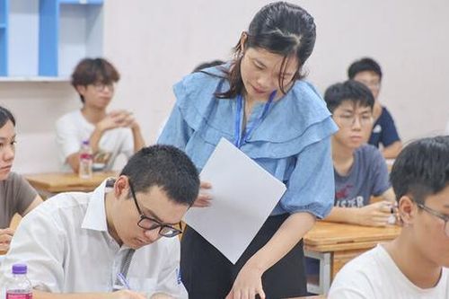Trên 40 trường công bố điểm chuẩn xét tuyển bổ sung, đỉnh điểm gần 29 điểm