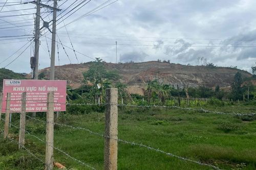 Khánh Hòa: 55 hộ dân bị ảnh hưởng do nổ mìn làm cao tốc mòn mỏi chờ đền bù