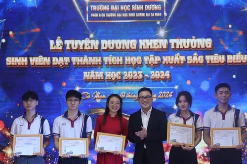 Phân hiệu Trường Đại học Bình Dương tại Cà Mau khai giảng năm học mới