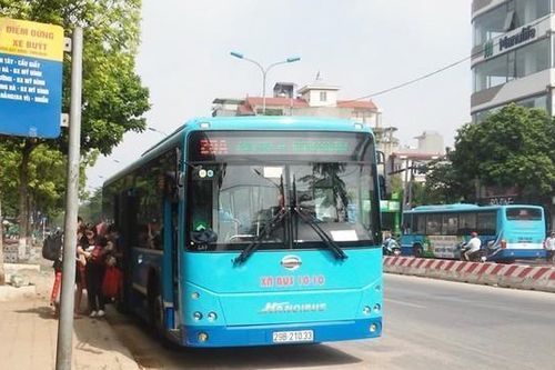 Hà Nội khôi phục giao thông loạt tuyến đường sau khi nước rút