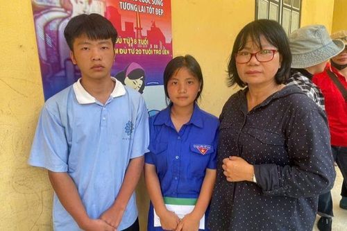 Nữ sinh sống sót sau vụ lũ quét ở Lào Cai được trường đại học ở Hà Nội nhận nuôi