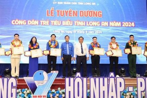 Long An tuyên dương 9 công dân trẻ tiêu biểu
