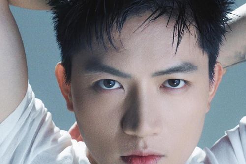 'Buổi tập nào có ca sĩ Anh Tú, các nhạc công nữ tự nhiên đi rất đúng giờ'