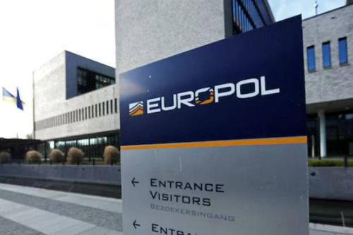Europol triệt phá nền tảng tin nhắn 'Ghost' của giới tội phạm