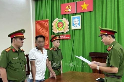 Truy tố chủ hệ thống cửa hàng xe máy mua xe không giấy tờ rồi hợp thức hóa