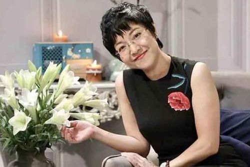 MC nức tiếng VTV: Từng là ca sĩ, đóng phim, U60 sống bình yên bên con trai