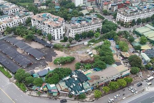 Hà Nội: Đất dự án 'hóa' bãi xe, nhà xưởng tại quận Hoàng Mai