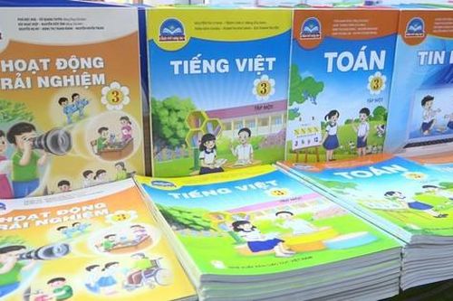 Không để học sinh khó khăn thiếu sách giáo khoa đến trường