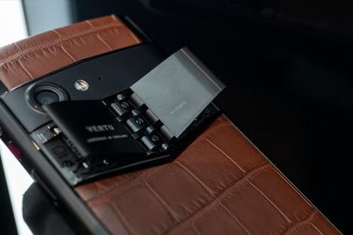 Không phải iPhone 16, một mẫu điện thoại ra mắt 6 năm trước mới đang là sản phẩm 'cháy hàng'