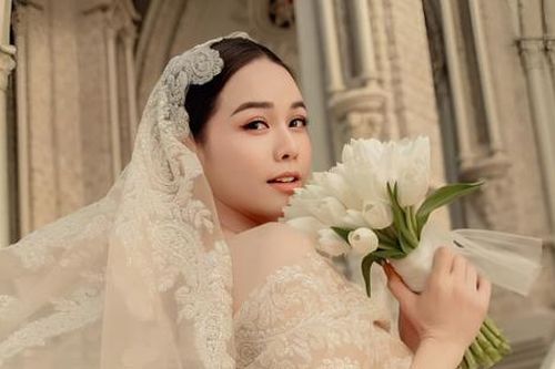 Nhật Kim Anh khoe trọn bộ ảnh cưới, chuẩn bị cho ngày chung đôi tổ chức vào tháng 10 tới