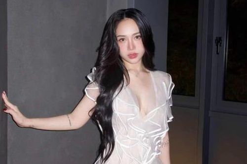Bí quyết giúp giảm cân nhanh hậu 'lâm bồn' giống con gái Minh Nhựa