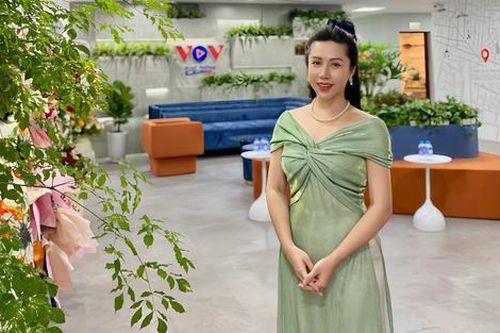 Nữ MC tiết lộ góc khuất của nghề ít ai biết: 'Có lúc thấy chính mình ở trong đó...'