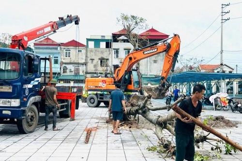 Than Cao Sơn: Chung tay hỗ trợ địa phương và đơn vị bạn khắc phục hậu quả bão, lũ