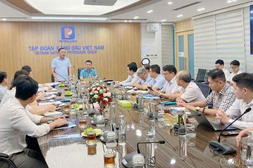 Thứ trưởng Bộ Công Thương Nguyễn Hoàng Long làm việc với Tập đoàn Xăng dầu Việt Nam