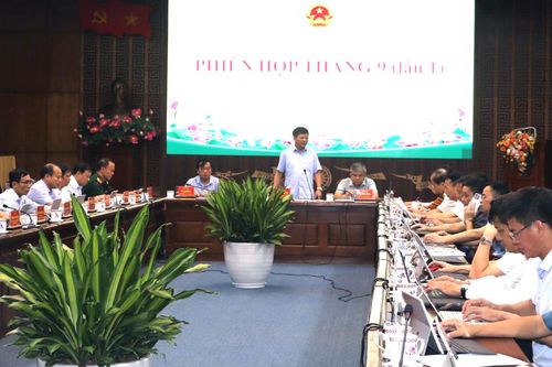 UBND tỉnh họp phiên tháng 9 (lần 1)