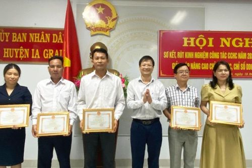Ia Grai khen thưởng 36 tập thể, cá nhân trong công tác cải cách hành chính