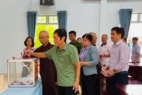 Xã Vĩnh Phương tiếp nhận hơn 104 triệu đồng ủng hộ các tỉnh miền Bắc bị thiệt hại do bão số