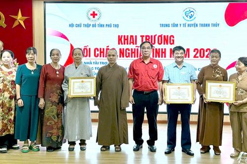 Khai trương 'Nồi cháo nghĩa tình'