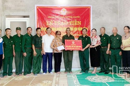 Trao hỗ trợ hội viên cựu chiến binh