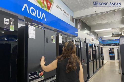 Hà Nội: Nhiều người tìm mua tivi, tủ lạnh sau mưa lũ