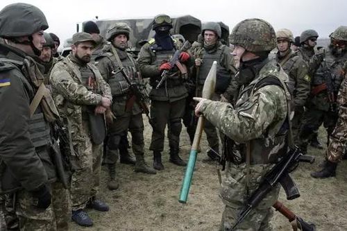 Ukraine tăng chi tiêu quốc phòng năm 2024 thêm 12 tỷ USD