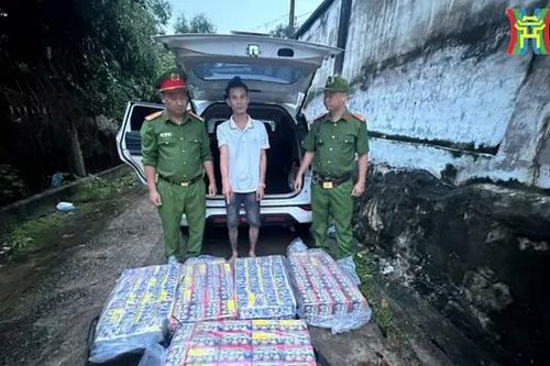 Phát hiện đối tượng vận chuyển trái phép 155kg pháo lậu